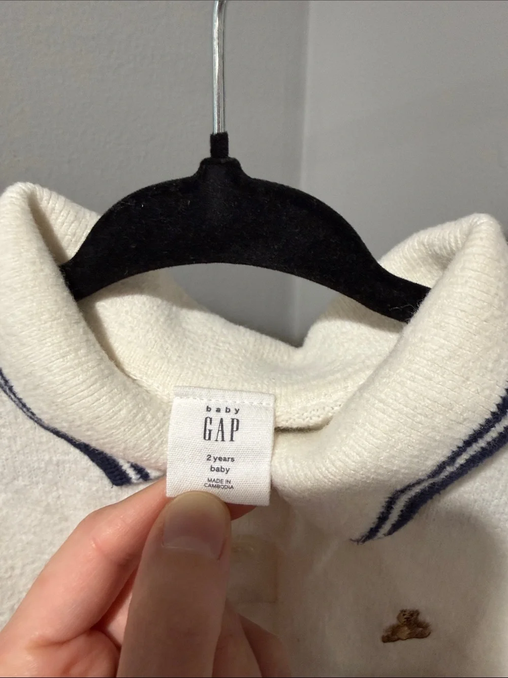 GAP Cream V-Neck Polo Sweater with Navy Trim